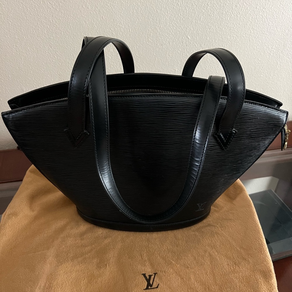 Louis Vuitton Black Epi Leather Noir Saint Jacques. Pre-owned, mint condition